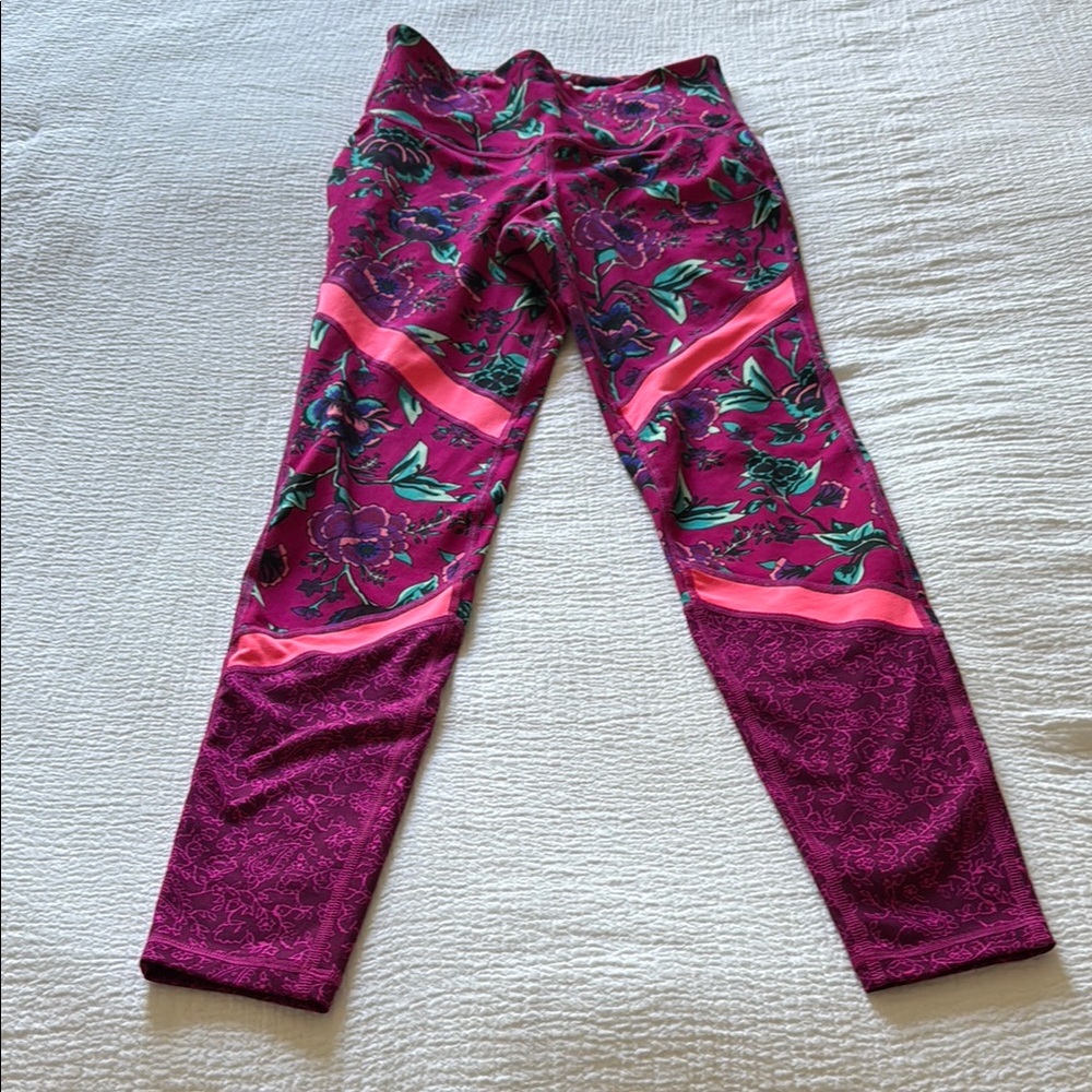 Old Navy Floral Pink Patchwork 7/8 Leggings